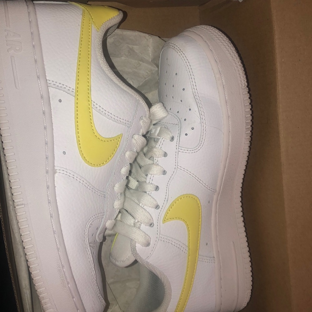 Women’s Air Force 1’s